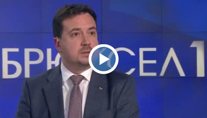 Един месец след присъединяването към Еврозоната започва двойното обозначаване на цените, което ще продължи 12 месеца след въвеждането на еврото