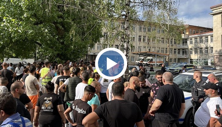 Близки на починалото момиченце и жители на Литаково настояват за отговорност от медиците