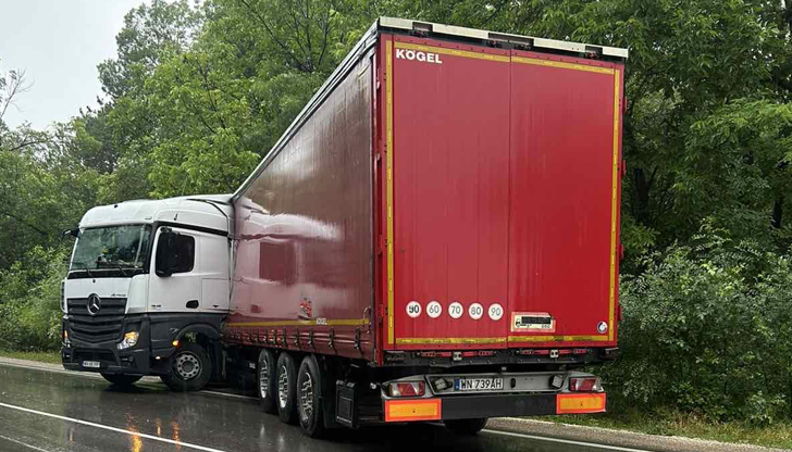 Пореден инцидент с ТИР край Горни ДъбникНов инцидент с тежкотоварен