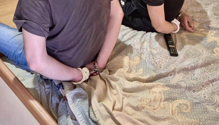 Осем души са арестувани, иззети са марихуана и амфетаминиГрупа за