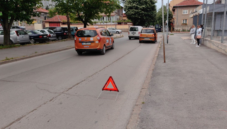 Автомобил Нисан се вряза странично в Пежо на улица ПетроханКатастрофа