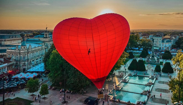 Концерт на Папи Ханс, полет с атракционен балон и богата