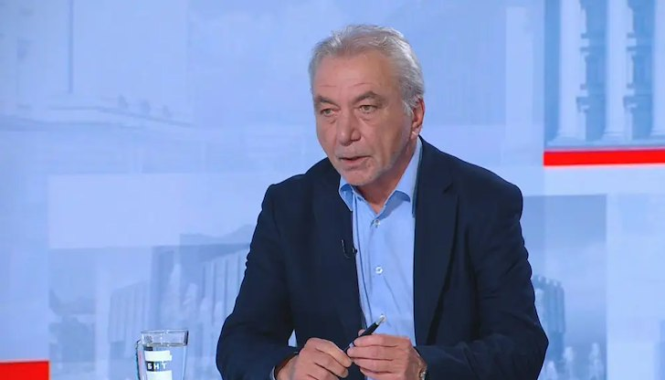 КЗК ще въведе строг контрол върху цените преди и след