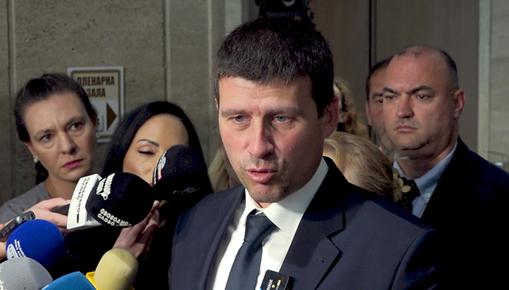 Ивелин Михайлов призова управляващите да вдигнат със 100% възнагражденията на