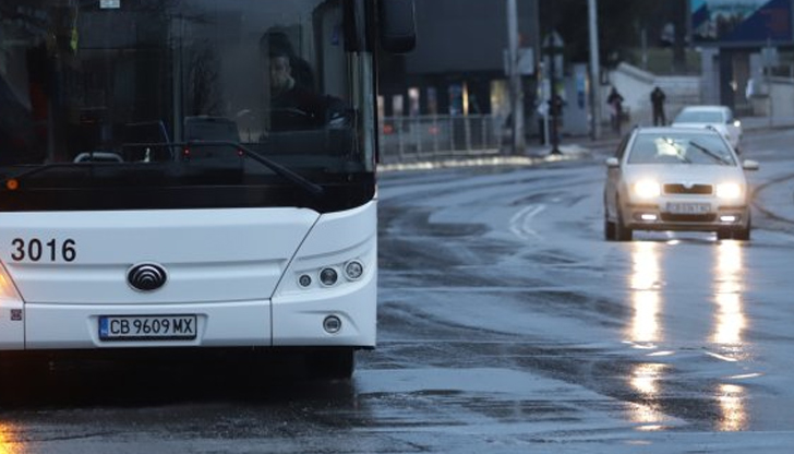 Около 300 ученици са заявили пред МОН, че нямат как