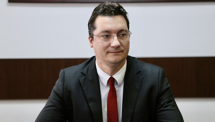 Причината е несъгласие с предложението за допитване по конституционно недопустим