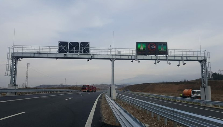 Шофьорите трябва да се движат внимателно в средната и външната