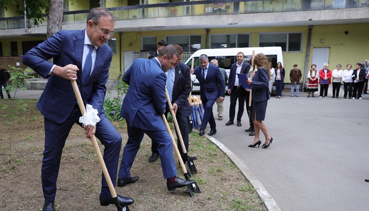 За обновяването на Дом Възраждане са отделени 6,5 милиона леваМинистърът