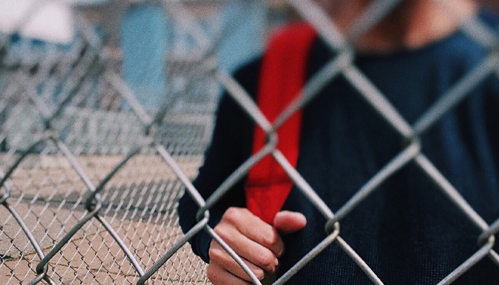 12-годишно момче е настанено в болница след побоя, родителят е