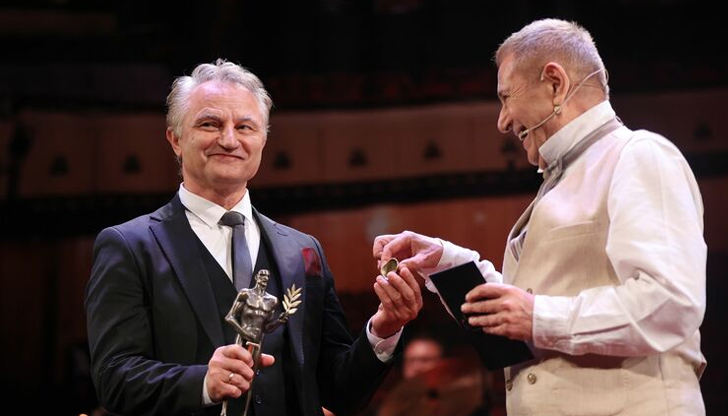 Русенският режисьор Ростислав Георгиев бе обявен за изгряваща звезда за