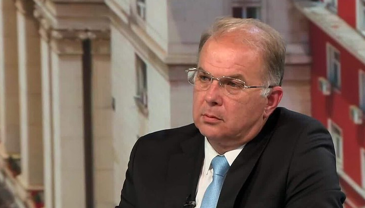 Бившият депутат от ГЕРБ критикува президента за системни кризи в