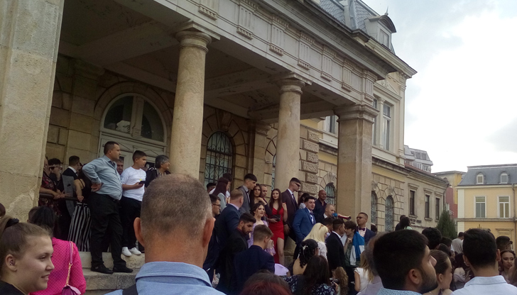 Полицията и пожарната ще следят зорко за безопасността на зрелостниците,