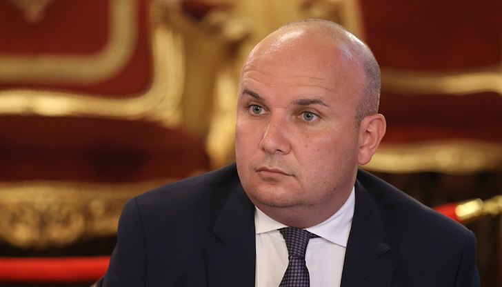 Илхан Кючюк обяви решението след среща с почетния председател на