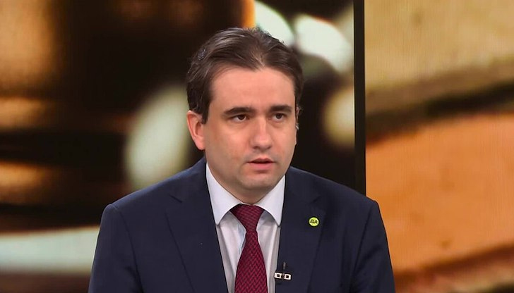 Съпредседателят на ДБ нарече искането на президента обречен опитБългарите не