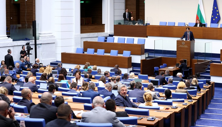 БСП и ИТН с одобрени законопроекти за 2 и 5-годишно