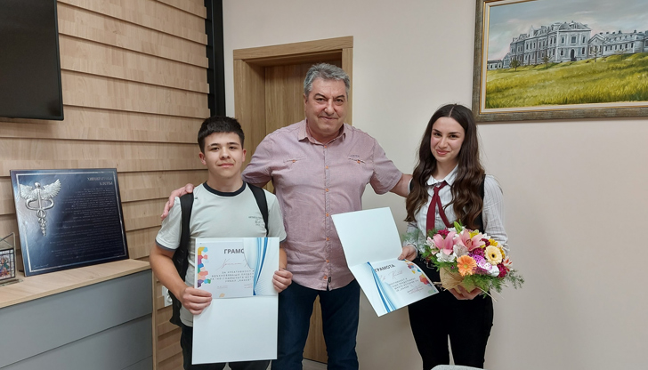 Ученици от АЕГ Гео Милев спечелиха първо място в конкурса