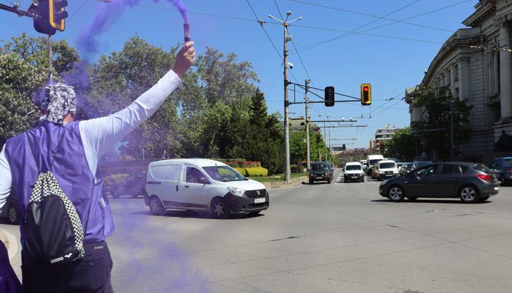 Работниците продължават да настояват за решения по поставените исканияФедерацията на