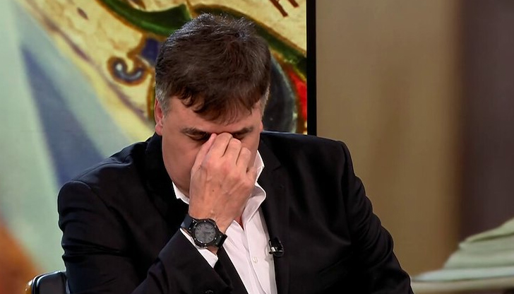 Певецът разказа през сълзи за детските си спомени от 24