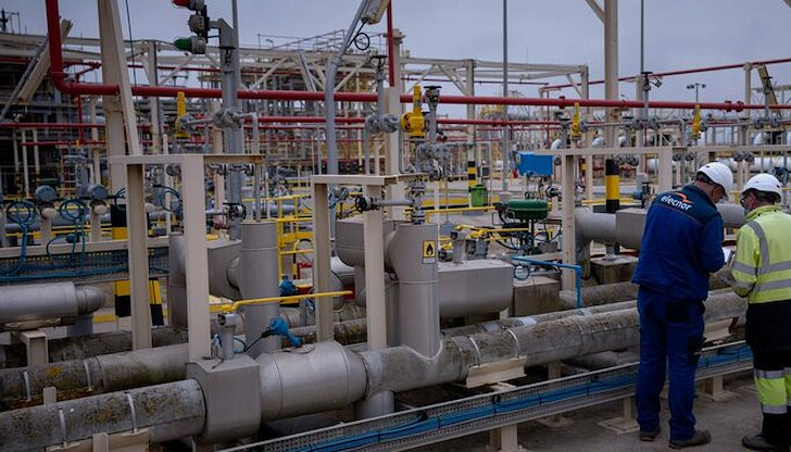 Брюксел иска да прекрати договорите за газ до края на