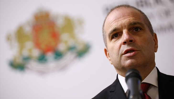 Вицепремиерът Гроздан Караджов увери, че са купени всички необходими машини