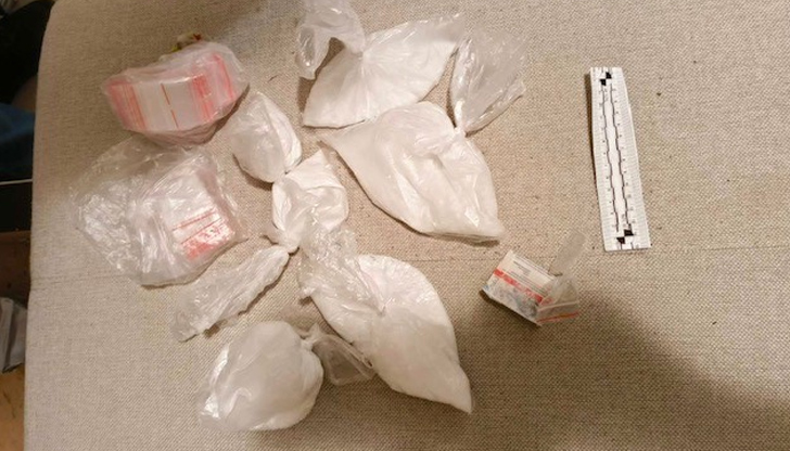 Задържаха дилъри и клиенти при операции в кварталите Младост, Дървеница