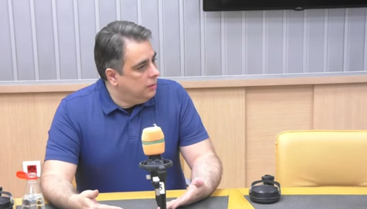 Съпредседателят на ПП-ДБ: Крум Зарков напусна екипа на президента заради