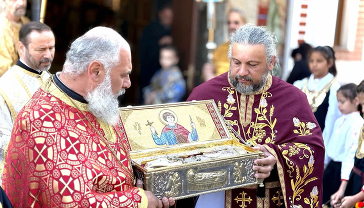 За втори път частица от светинята гостува у нас, храмът