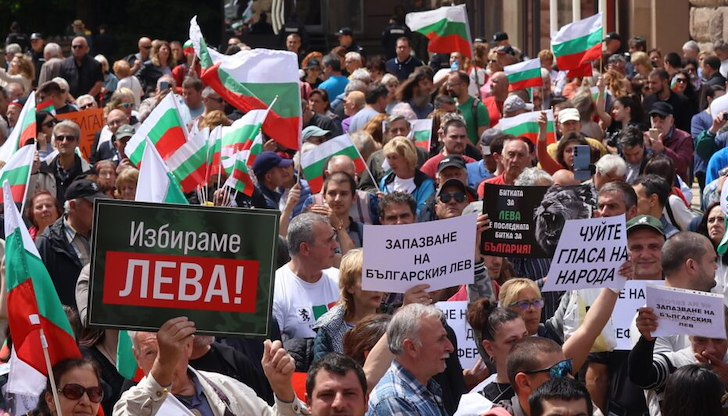 В над 100 населени места гражданите протестират за запазване на