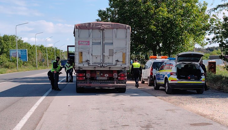НАП, АПИ и полиция проверяват превозвачи за нарушения, включително стоки