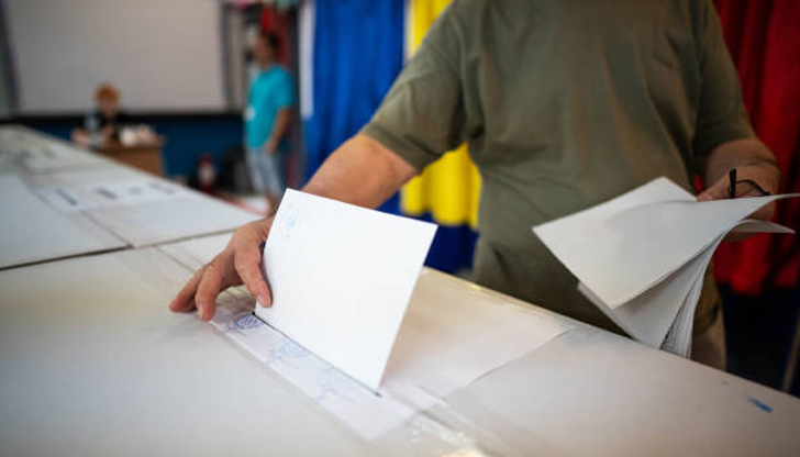 Джордже Симион и Никушор Дан се борят за президентския постНад