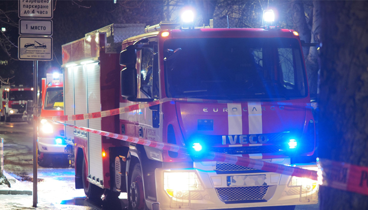 Трима души са настанени в болница след инцидента, причините за