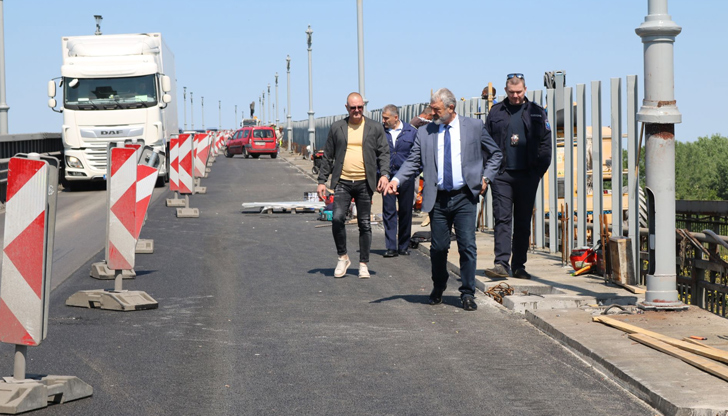 Институциите спират камионите над 3.5 тона при Бяла и отварят