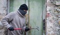 Крадци на "крикове" влязоха с взлом в земеделска база в Русенско