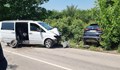 Джип и бус катастрофираха на пътя Червен бряг - Чомаковци