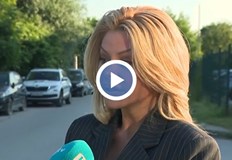 Колата поднесе и се завъртя три пъти след като моделът