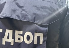Издирваните са заподозрени в тежко криминално престъпление включително срещу полицаиСлужители