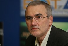 Журналистът повдигна въпроса защо в София не се изисква книжка