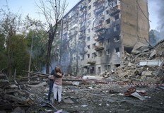 Украинският президент призова за по строги санкции докато се провежда срещата