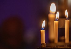 Днес в храмовете се раздават орехови листаДнес 8 юни 2025