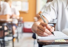 Десетокласниците могат да проверят оценките си в системата на МОН