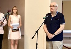 Стартира 28 ия фестивал Климент Михайлов с 26 спектакълаВъв фоайето на