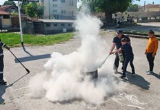 Практически демонстрации и евакуационно учение подготвиха децата за опасни ситуации50