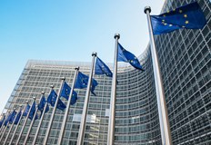 Гърция получава рекордна глоба от над 400 милиона евро заради