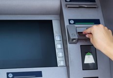 Клиенти на банката имат проблеми с картови плащания и тегления