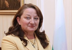 Депутатът от ГЕРБ СДС беше избрана единодушно на сесията