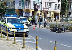 Момченцето пресичало на червен светофар и е с фрактура на