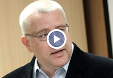 Политологът смята че управлението има живот поне до края на