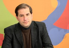 Конституционалистът нарече искането на президента за референдум посредствен и противоконституционен