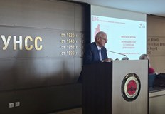 Здравният министър е първият дипломиран магистър по специалността преди 25