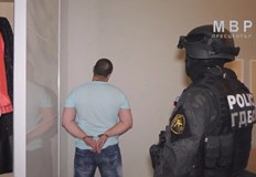 Полицията арестува още трима съучастници при специализираната операцияПри специализирана полицейска